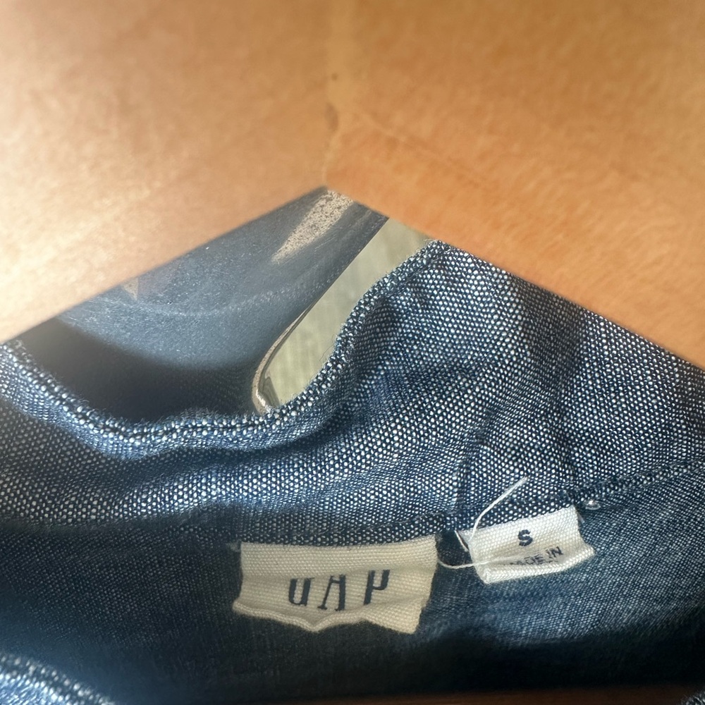 Lovely Good Condition Gap Denim Shirt 20% off! - Picture 3 of 7